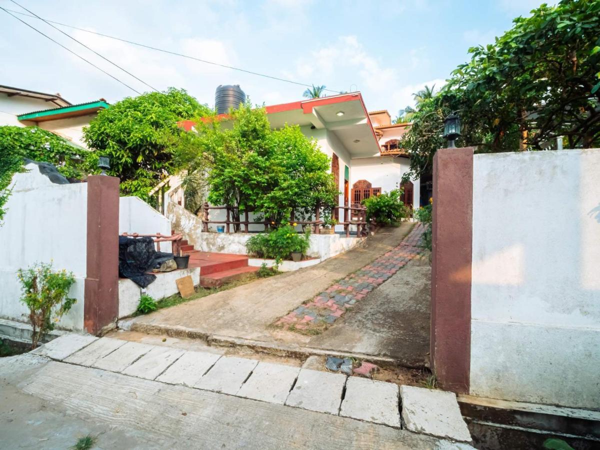 Surfing Guest House ماتارا المظهر الخارجي الصورة